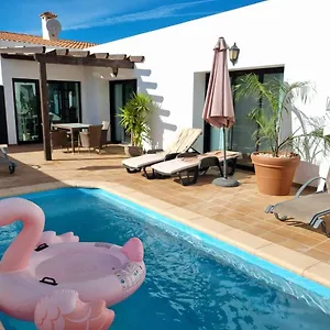 Beautiful Spacious With Private Heated Pool In Villa